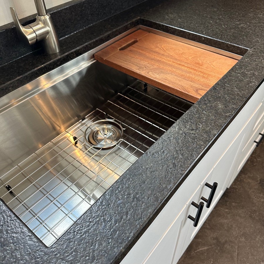 stainless steel kitchen sink